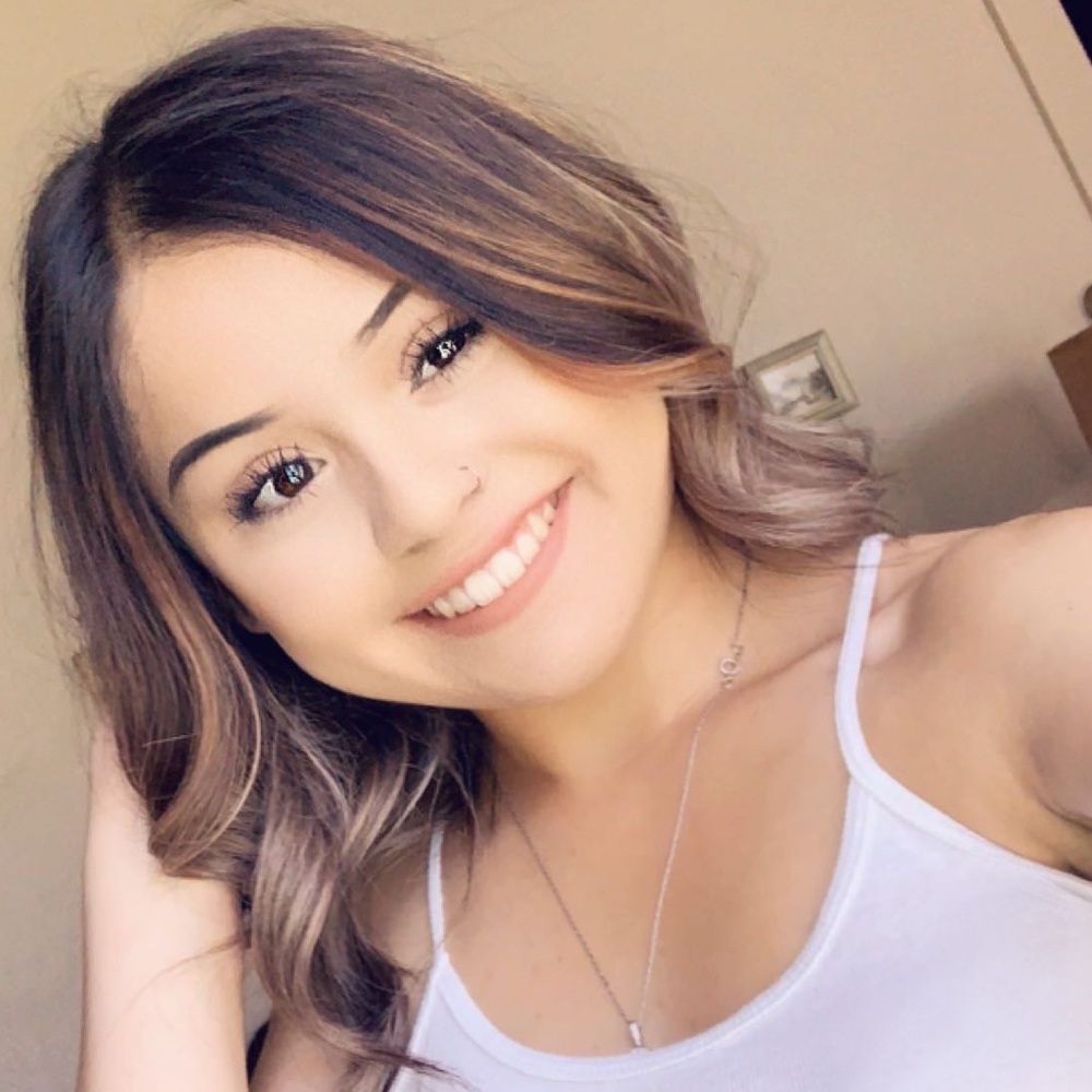 Meet your Posher, Alejandra